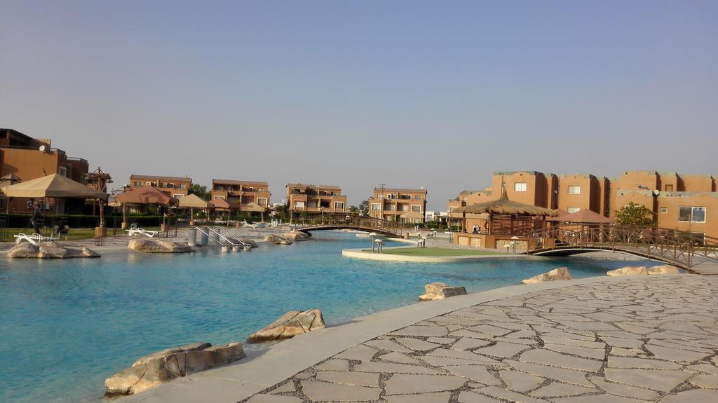 Three-Bedroom Garden Chalet At Marina Wadi Degla For Families Ain Sukhna Rom bilde