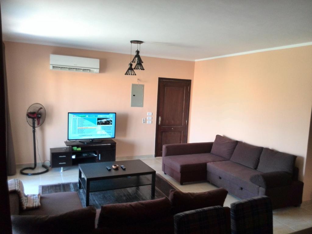 Three-Bedroom Garden Chalet At Marina Wadi Degla For Families Ain Sukhna Rom bilde